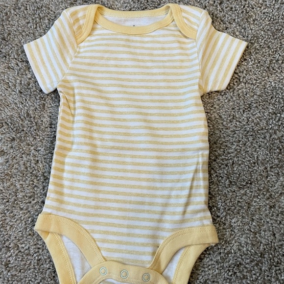 NEW Baby Onesies 7 Pack Size 0-3 Month Basic Bodysuits Neutral Easy Snap Closure - Picture 11 of 15